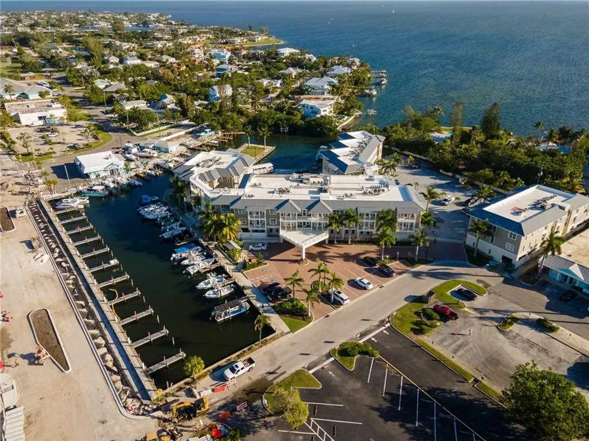 The Feast – Great Food & Fun Right Near the Anna Maria Island Marina